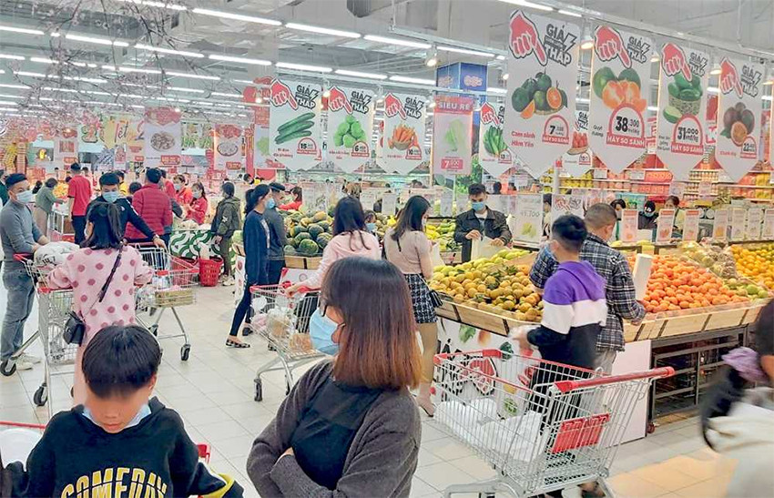 Chợ Tết "hạ nhiệt", người dân Quảng Ninh an tâm mua sắm: Thị trường ổn định, giá cả phải chăng