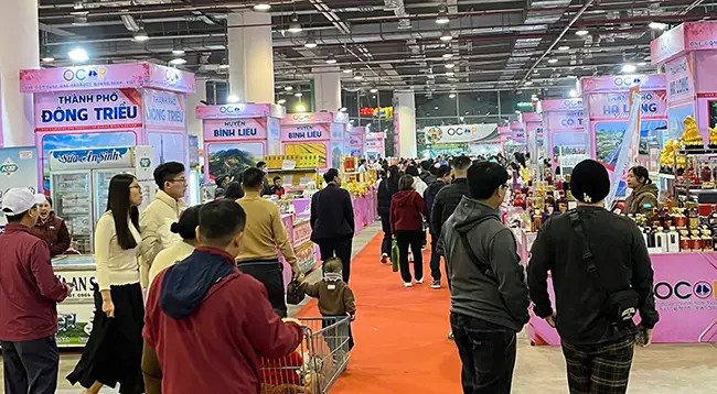 Hội chợ OCOP Quảng Ninh: Bản hòa tấu sắc xuân và nhịp điệu mua sắm sôi động